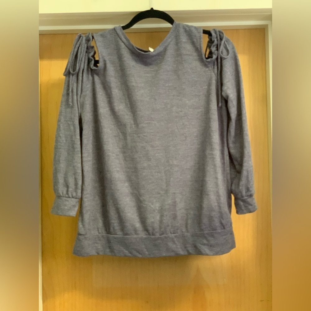 Green Envelope Heathered Blue Cold Shoulder Top.  Size-Large